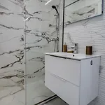 Seaview 3 Luxury Apartment