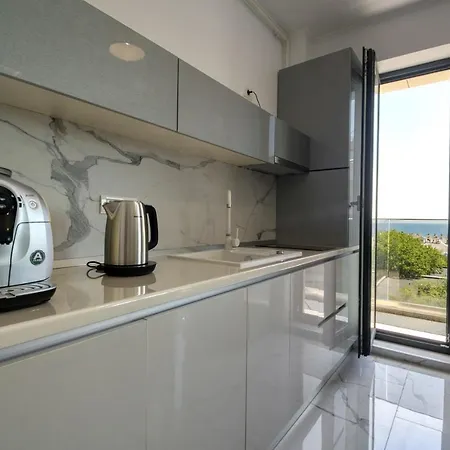 Seaview Luxury アパート ママイア